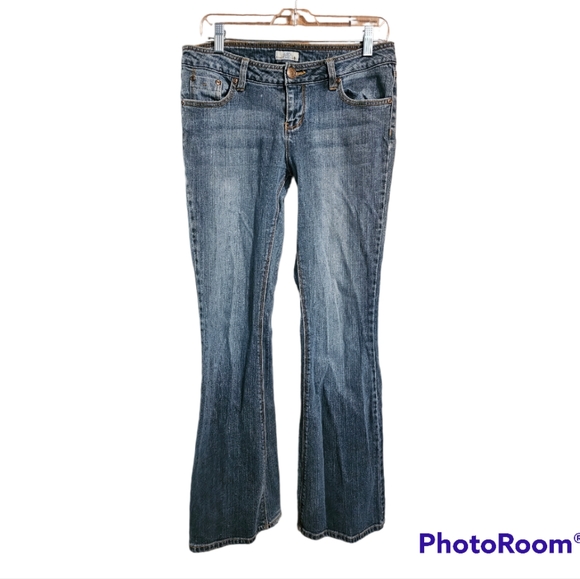 SO Jean's - Picture 2 of 11